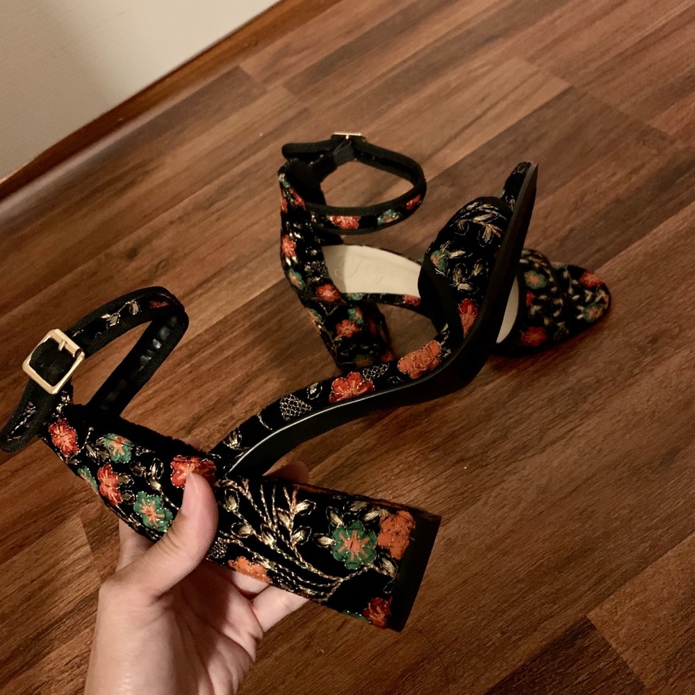 Fergie floral block heel